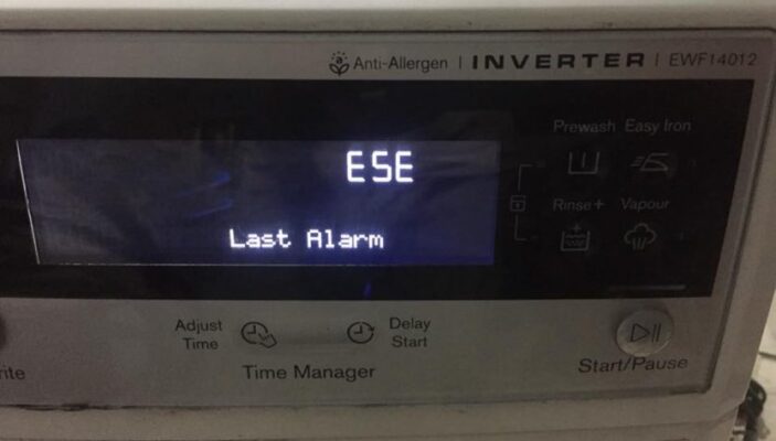 máy giặt electrolux báo lỗi e5e