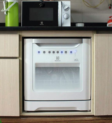 sua-may-rua-bat-electrolux