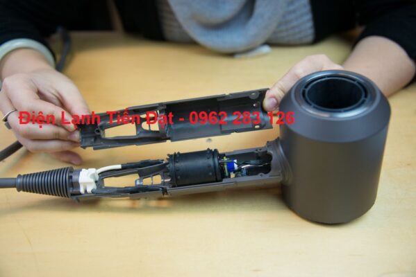 sua-may-say-toc-dyson-2